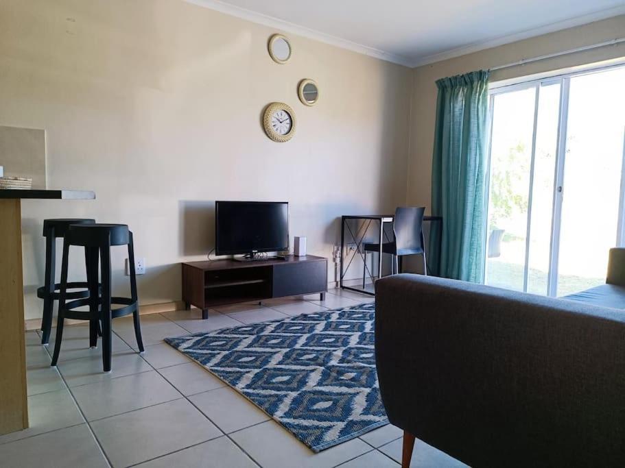 2-bedroom Bliss @17 * Cape Town