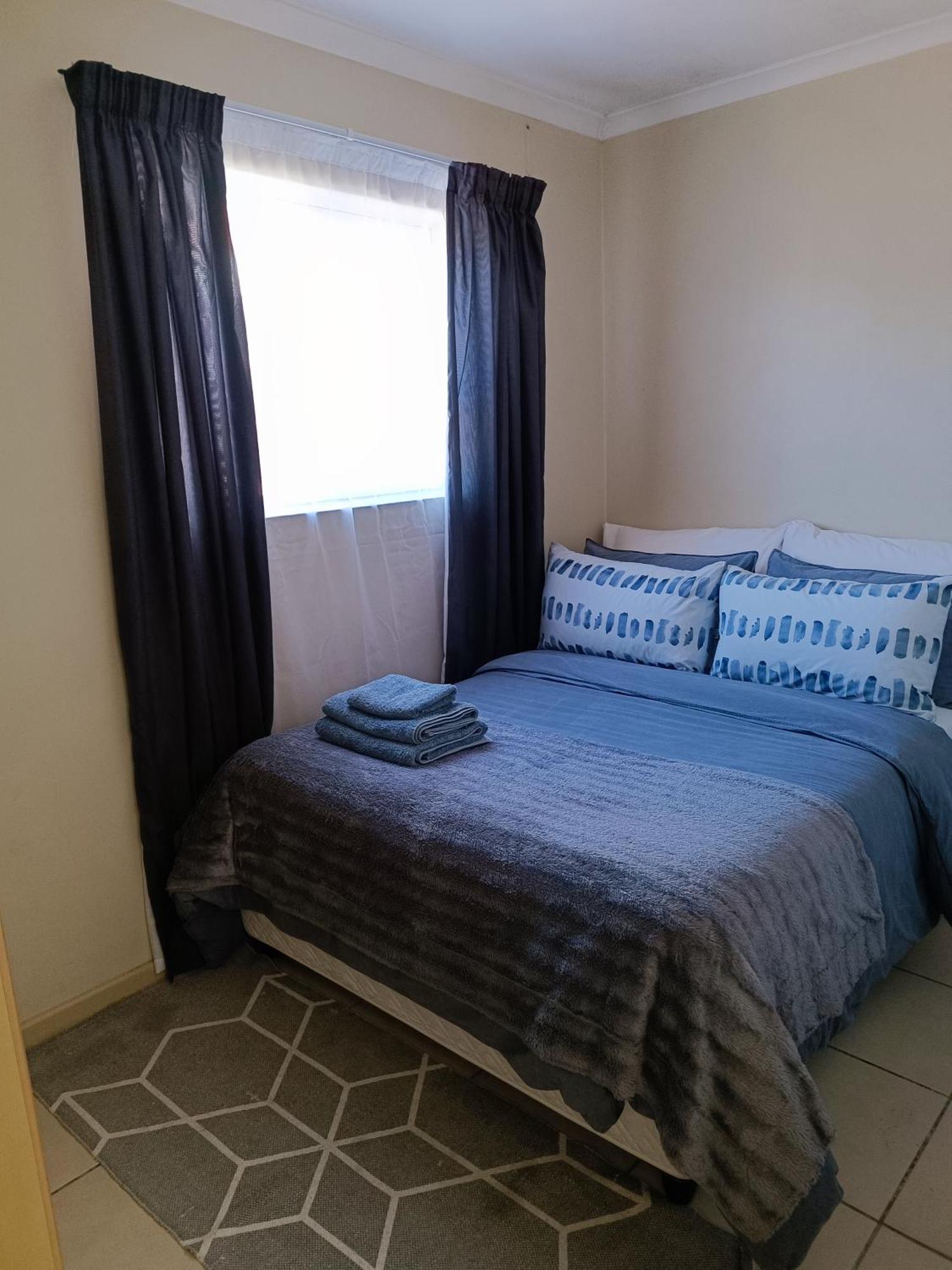 2-bedroom Bliss @17 *